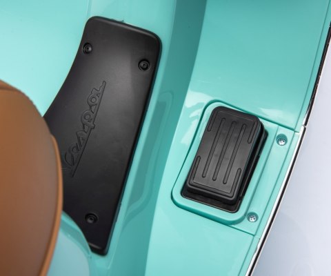 Milly Mally Jeździk na akumulator Vespa GTS Super Mint Milly Mally Jeździk na akumulator Vespa GTS Super Mint