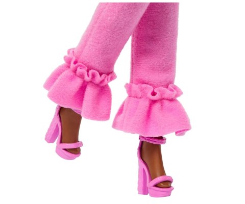 Mattel HYV28 Barbie Deluxe Style Różowa Lalka Modowa w Stylu Barbiecore